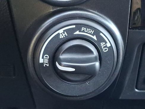 Used 2021 Nissan Titan PRO-4X w/ Pro-4x Convenience Package AWD/4WD image 25