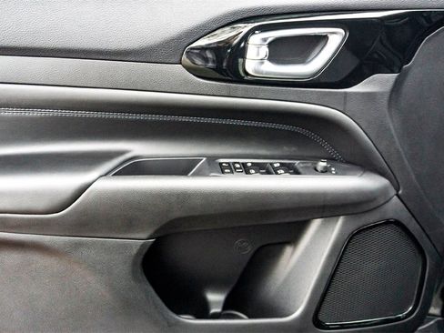 New 2026 Jeep Compass Latitude image 7