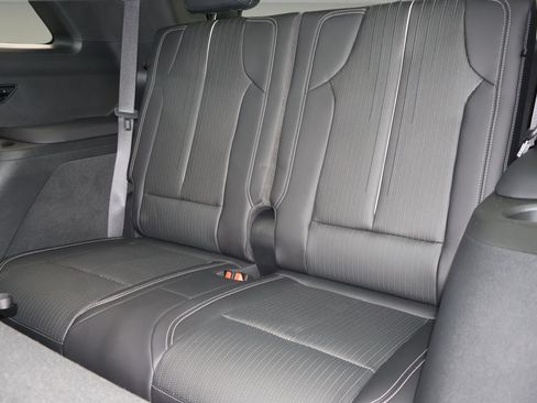 Certified 2026 Cadillac Vistiq Luxury AWD/4WD image 13