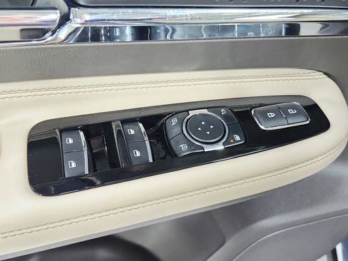 Used 2023 Lincoln Corsair AWD w/ Equipment Group 101A image 38