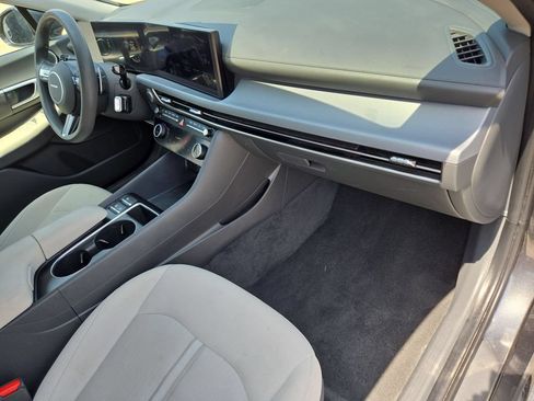 Used 2025 Hyundai Sonata SEL FWD image 31