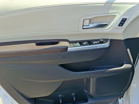 Used 2022 Toyota Sienna Platinum AWD/4WD image 13