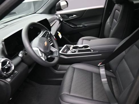 New 2026 Chevrolet Equinox LT w/ Convenience Package II image 8