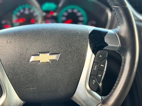 Used 2013 Chevrolet Traverse LT image 19
