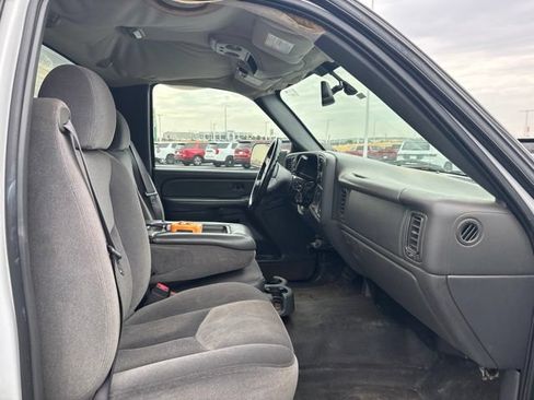 Used 2004 GMC Sierra 3500 SLE AWD/4WD image 12