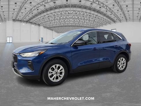 Used 2023 Ford Escape Active AWD/4WD image 3