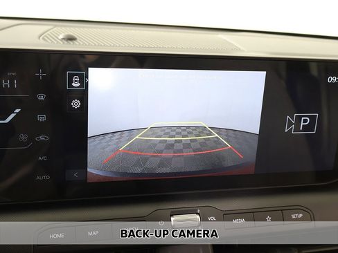 Used 2025 Kia K4 EX image 5