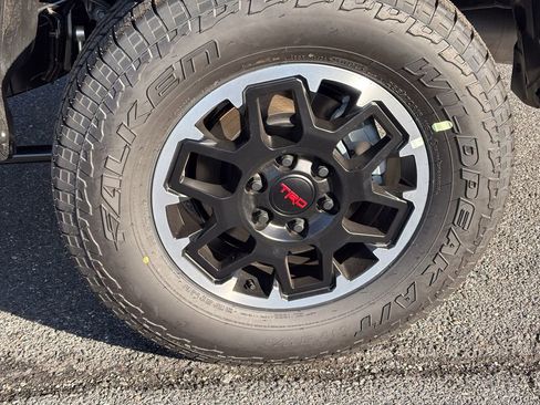 New 2025 Toyota Tacoma TRD Off-Road image 10