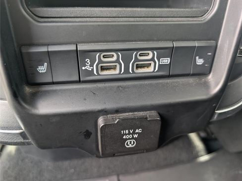 Used 2019 RAM 1500 Laramie AWD/4WD image 17