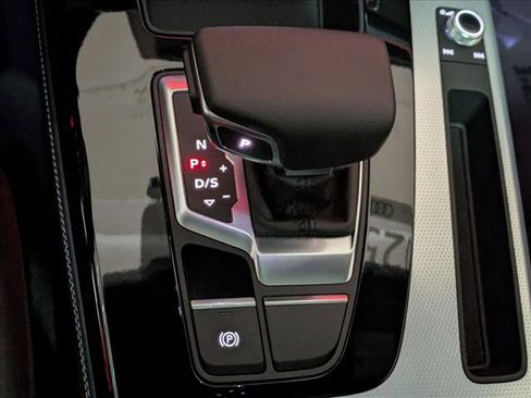 Certified 2025 Audi Q5 2.0T Premium Plus w/ Premium Plus Package image 11