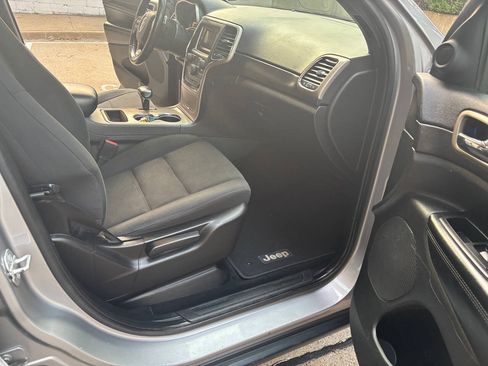Used 2015 Jeep Grand Cherokee Laredo AWD/4WD image 21