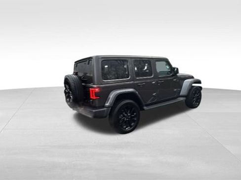 Used 2025 Jeep Wrangler Unlimited Sahara image 32