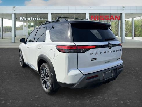 New 2026 Nissan Pathfinder Platinum image 3