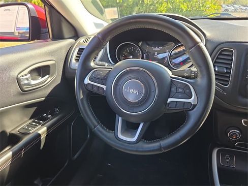 Used 2018 Jeep Compass Latitude image 15