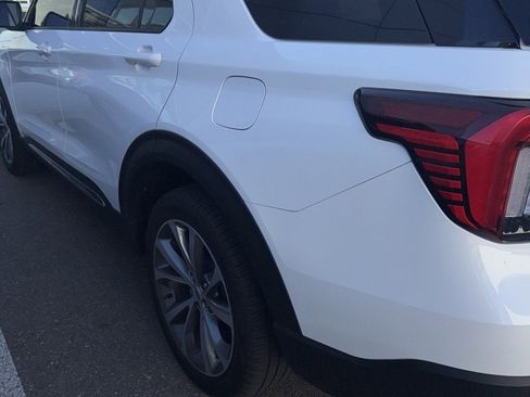 Used 2025 Ford Explorer Platinum w/ Ultimate Package image 9