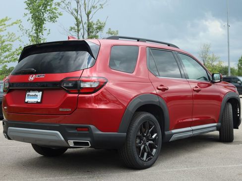 New 2025 Honda Pilot Touring image 6
