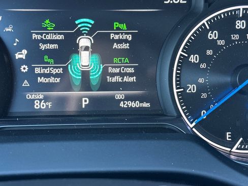 Certified 2024 Toyota Venza Nightshade image 24