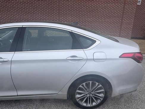 Used 2015 Hyundai Genesis 3.8 w/ Option Group 04 image 5