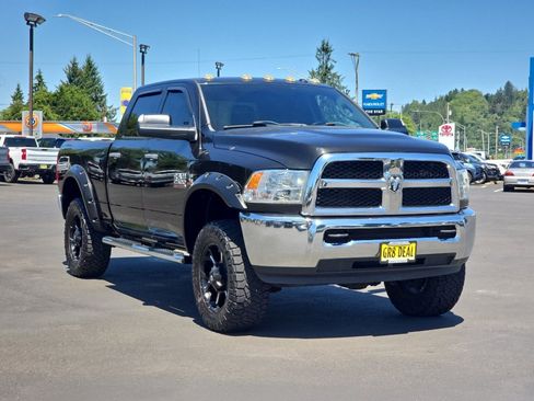 Used 2016 RAM 2500 Tradesman w/ Chrome Appearance Group AWD/4WD image 2
