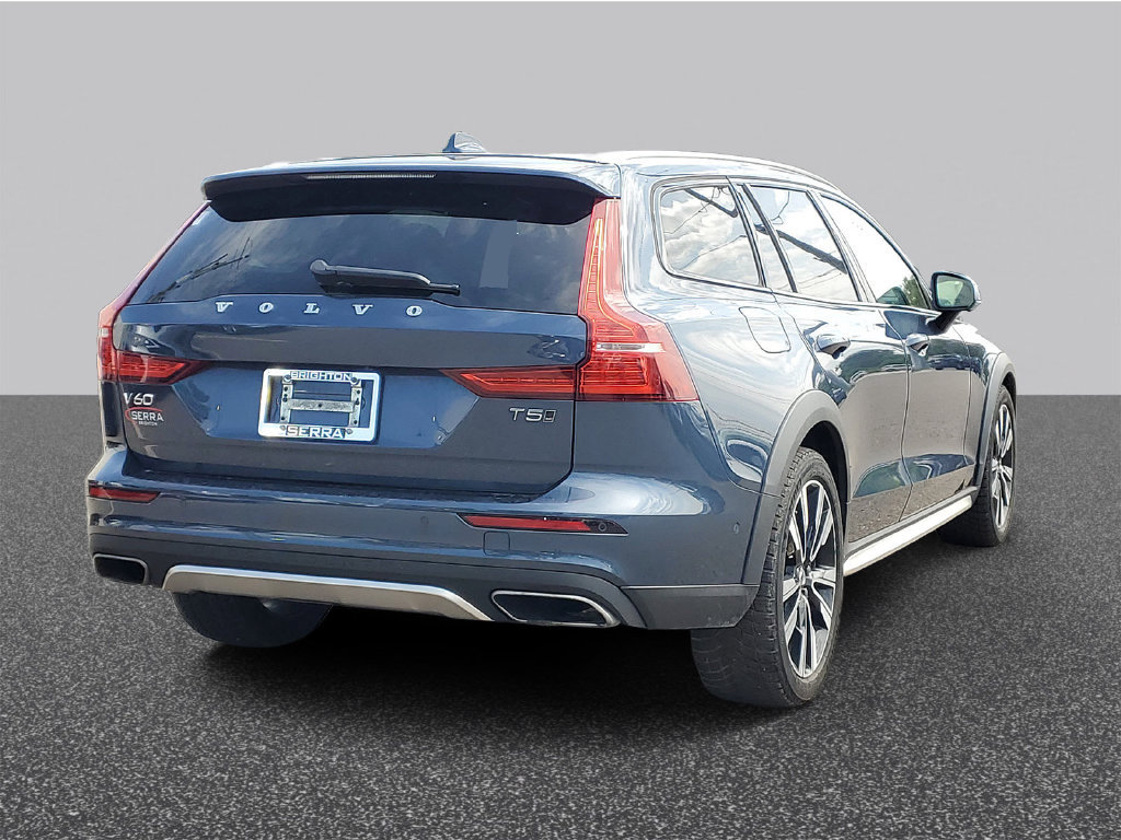 Used 2020 Volvo V60 T5 Cross Country AWD/4WD image 3