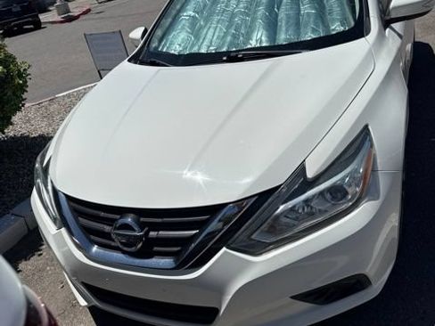 Used 2018 Nissan Altima 2.5 SL FWD image 2