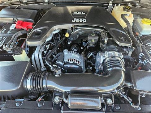 Used 2018 Jeep Wrangler Rubicon AWD/4WD image 25