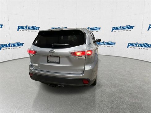 Used 2015 Toyota Highlander XLE image 11