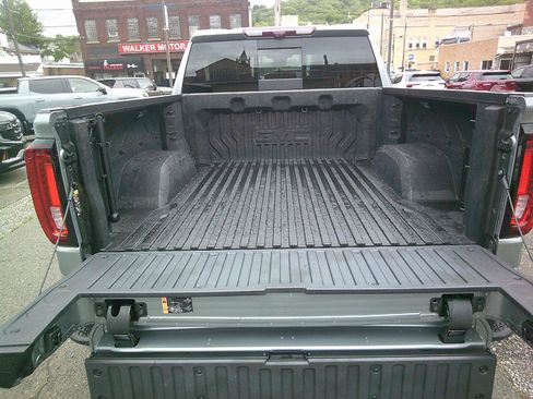 Used 2023 GMC Sierra 1500 Denali Ultimate image 9