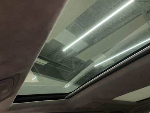 Used 2012 Audi A8 L 4.2 image 18