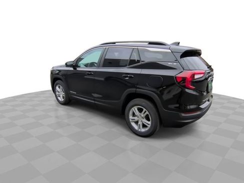 Used 2022 GMC Terrain SLE w/ Driver Convenience Package image 6