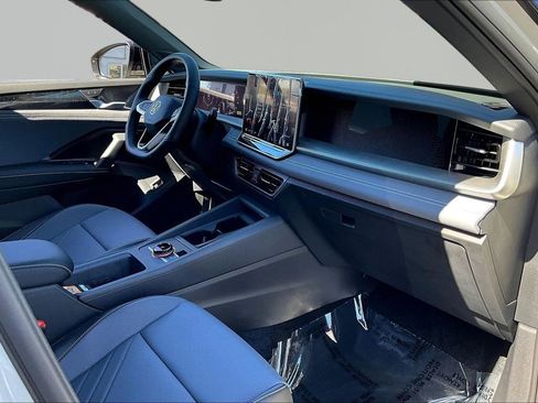 New 2026 Volkswagen Tiguan SE R-Line image 26