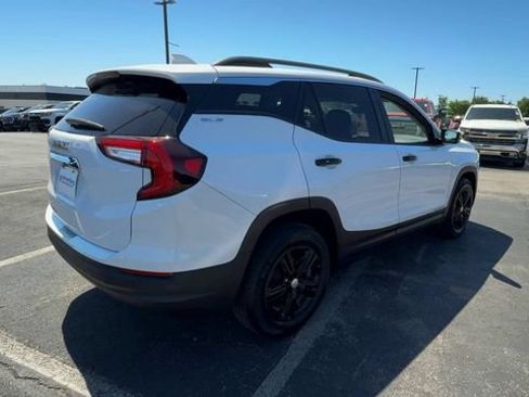 Used 2023 GMC Terrain SLE w/ Driver Convenience Package FWD image 8
