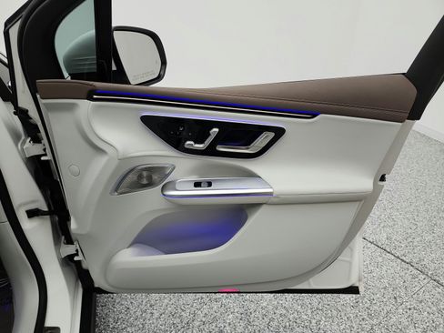 Used 2023 Mercedes-Benz EQE 350+ SUV image 20