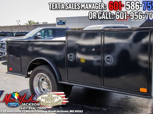 Used 2023 Ford F550 4x4 Crew Cab Super Duty image 4