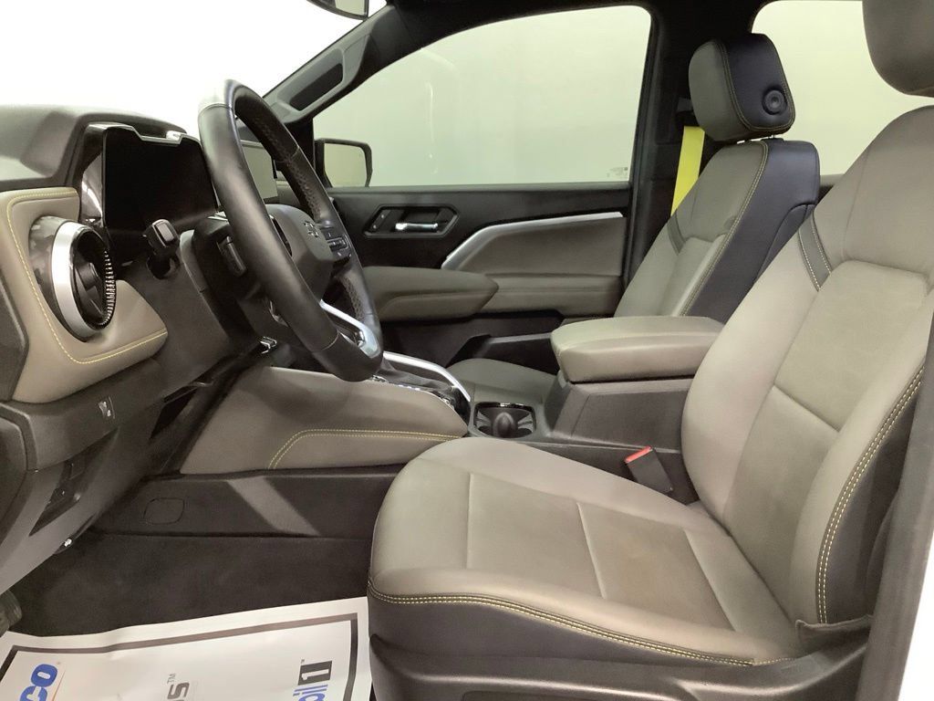Used 2024 Chevrolet Colorado ZR2 w/ ZR2 Convenience Package III AWD/4WD image 13