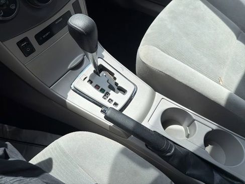 Used 2013 Toyota Corolla LE FWD image 22