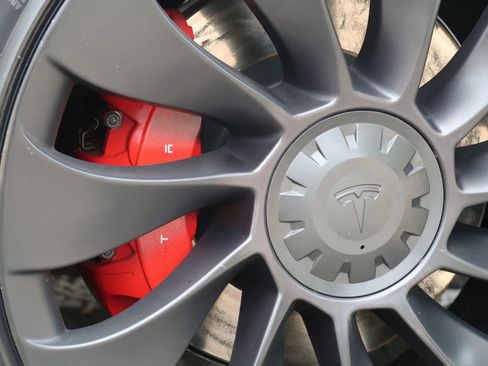 Used 2021 Tesla Model Y Performance AWD/4WD image 4