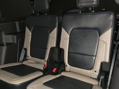 Used 2022 Ford Bronco Wildtrak image 8