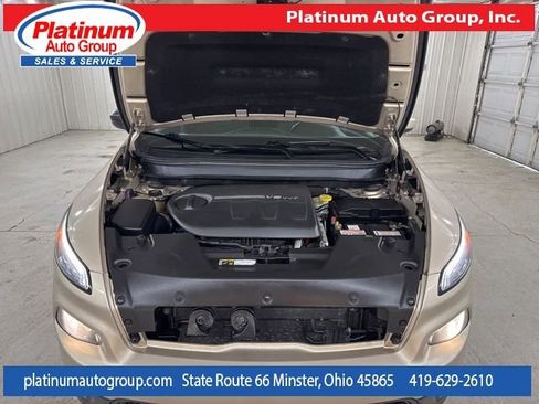 Used 2015 Jeep Cherokee Latitude w/ Comfort/Convenience Group image 53