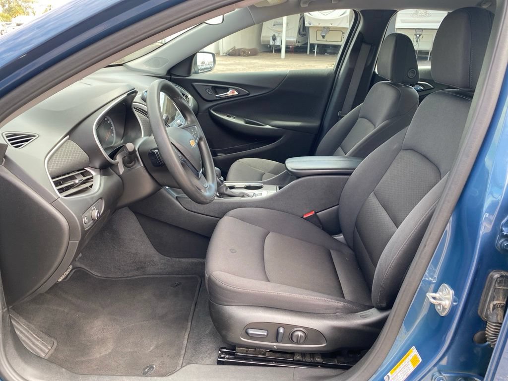 Used 2025 Chevrolet Malibu LT FWD image 23