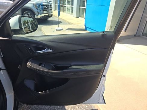 Used 2023 Buick Encore GX Preferred w/ Cold Weather Comfort Package FWD image 39