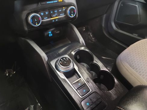 Used 2022 Ford Escape SE image 18