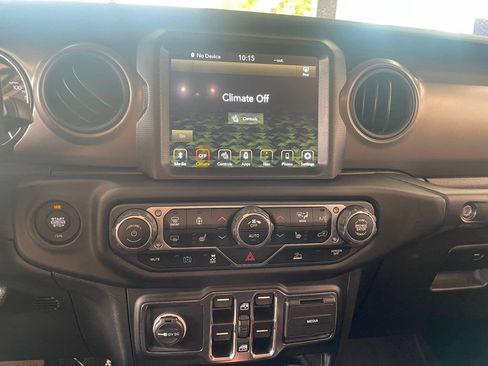 Used 2023 Jeep Wrangler Unlimited w/ Cold Weather Group AWD/4WD image 34