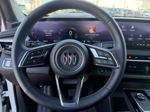 Used 2025 Buick Enclave Preferred image 14