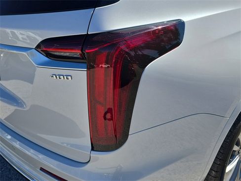 Used 2023 Cadillac XT6 Premium Luxury image 11