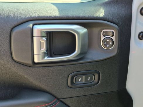 Used 2024 Jeep Wrangler Unlimited Rubicon w/ Technology Group AWD/4WD image 12