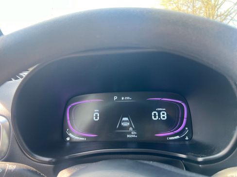 Used 2025 Kia Soul LX w/ LX Technology Package image 35