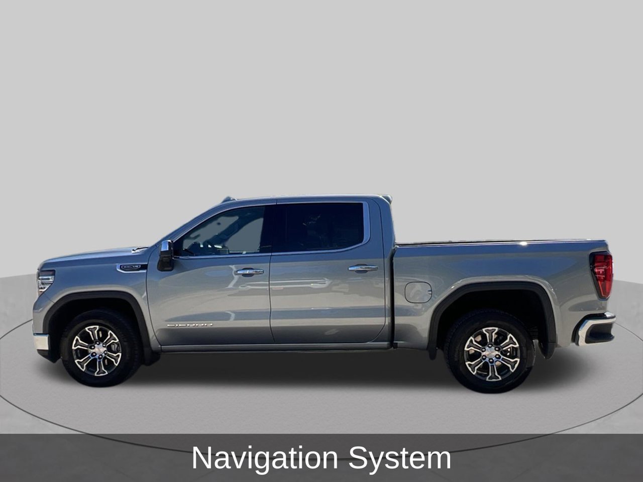 Used 2025 GMC Sierra 1500 SLT RWD image 2