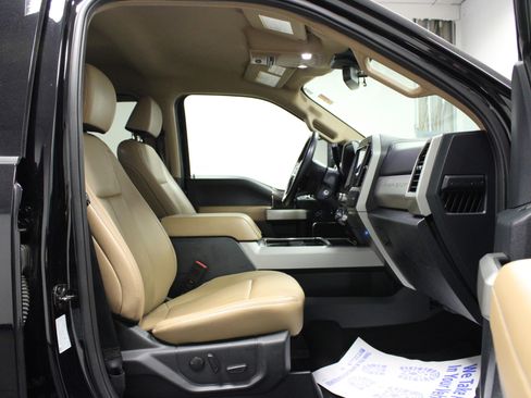 Used 2022 Ford F350 Lariat w/ Chrome Package image 16