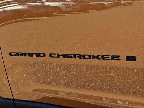 New 2026 Jeep Grand Cherokee Limited w/ Limited Altitude Package AWD/4WD image 22